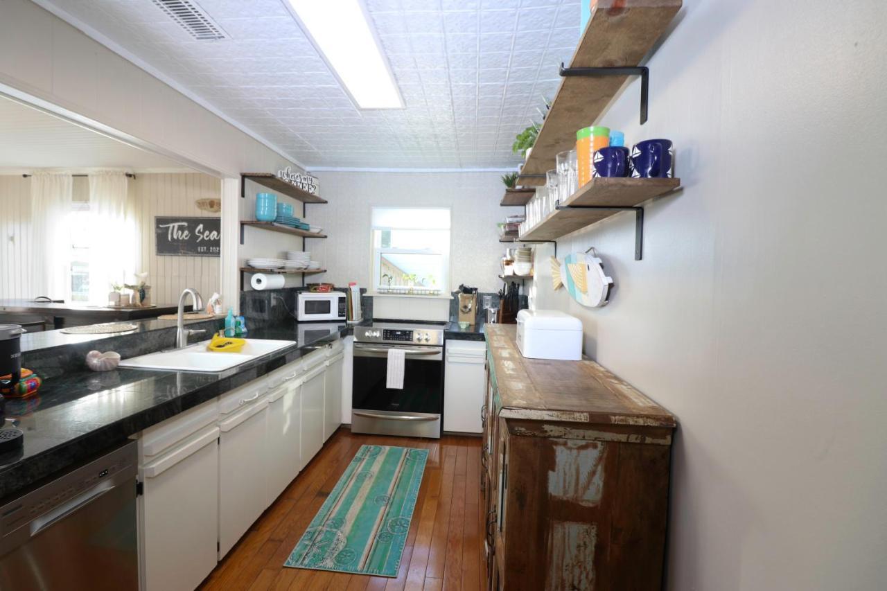 One-Of-A-Kind Beach Home With Lounge Bar Game Room Galveston Esterno foto