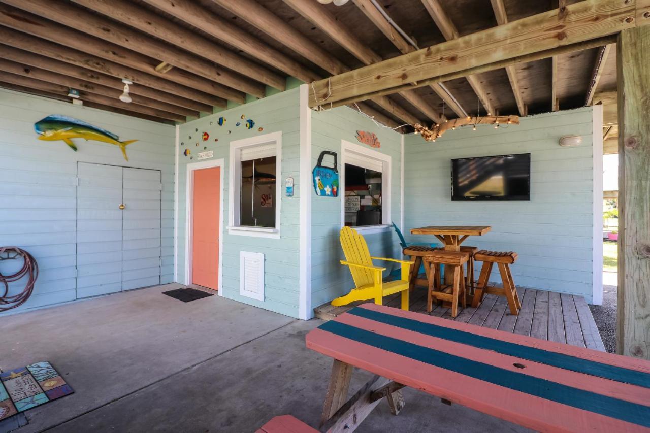 One-Of-A-Kind Beach Home With Lounge Bar Game Room Galveston Esterno foto
