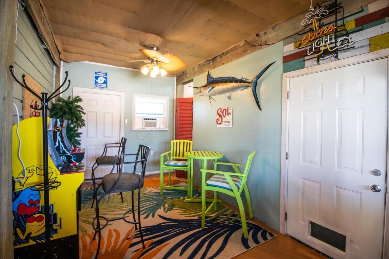 One-Of-A-Kind Beach Home With Lounge Bar Game Room Galveston Esterno foto